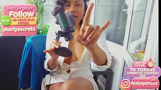 Yayamusen Live XXX chat