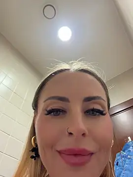 EmaSalis Live XXX-Chat