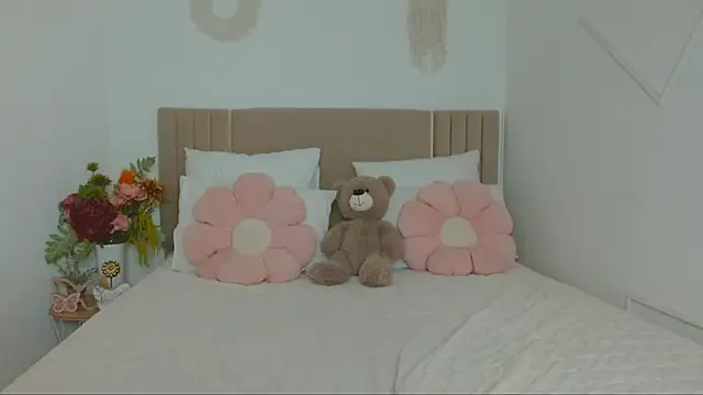 צ'אט XXX בשידור חי של BabyyBunny-