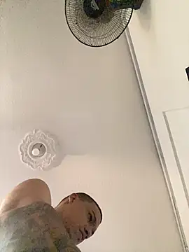 AlphaMasterXxx 라이브 XXX 채팅