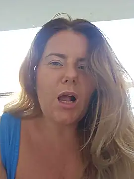 KarlyGray10's Live XXX Chat