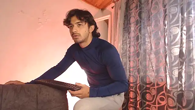 Pertunjukan Kamera Web ArturoCardona_