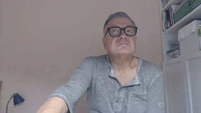 XXX chat uživo modela YOU6me