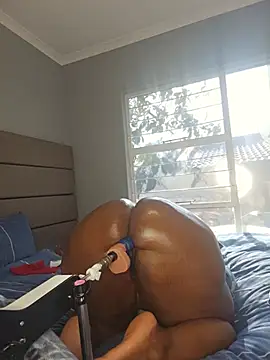 Kinkyphatass 现场XXX聊天