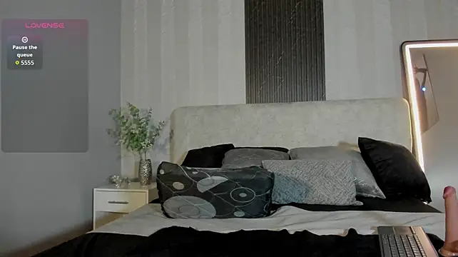 Sander_Sanz Show in webcam