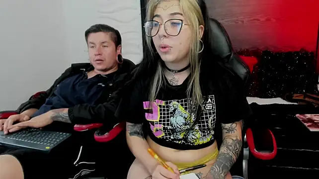 XXX chat uživo modela inkedsinners_