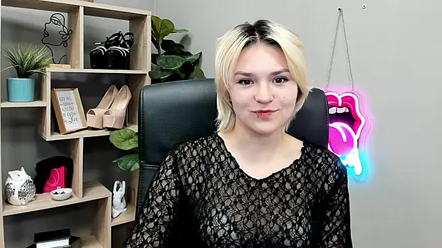 SweetLilyxo's Live XXX Chat