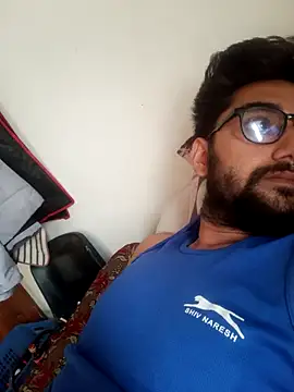 dhruvplayboy Adlı Modelin Canlı XXX Sohbeti