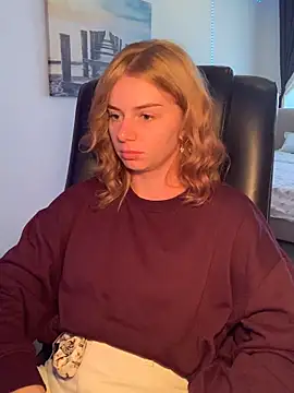 VelvetChloe Adlı Modelin Canlı XXX Sohbeti