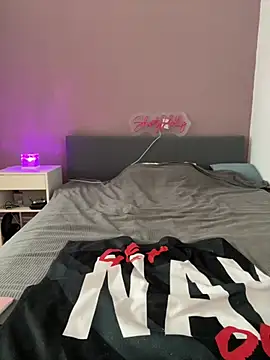 Shorty_Holly Adlı Modelin Canlı XXX Sohbeti