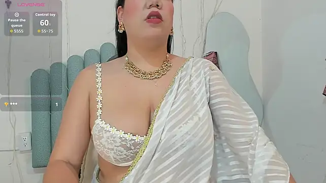 IndraKaur_のライブXXXチャット