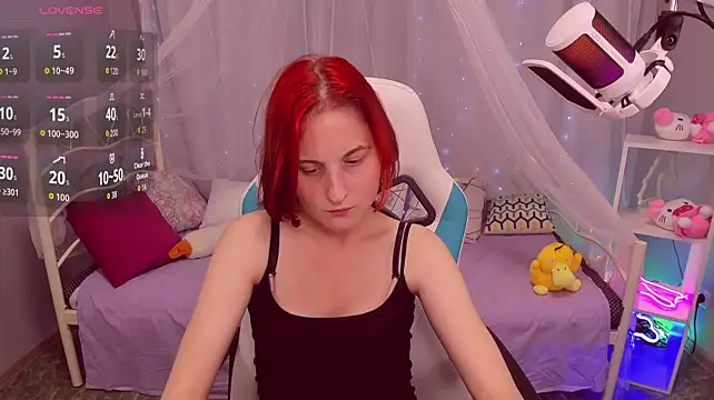Chat XXX en directo de KiraElwood