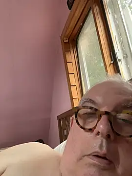 CharlieWeaver22's Live XXX Chat