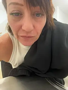 MilfOfDreams' Live XXX Chat