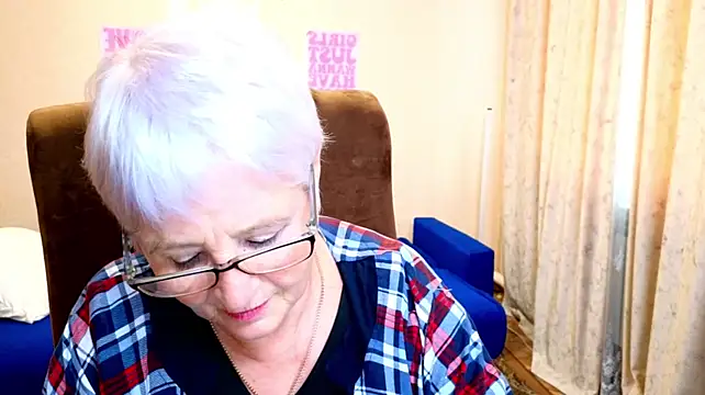 Sandra_Snowflake Chat XXX live
