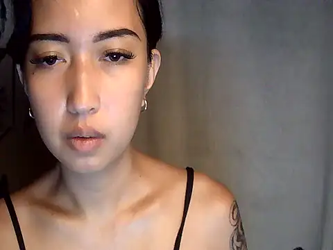 XXnaughty_08XX Adlı Modelin Canlı XXX Sohbeti