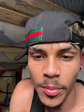 Chatroom XXX en direct de Angel_foxc13