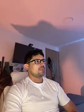 TroyeKnight – Naživo XXX chat