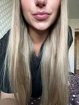 adel_secret – Naživo XXX chat