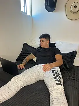 Christopher_strongg লাইভ XXX চ্যাট