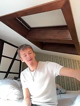 Chat +18 de Toyjungee ao vivo