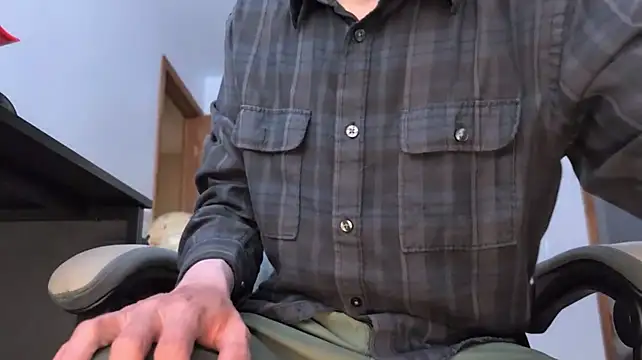 Opondestre00420's Live XXX Chat