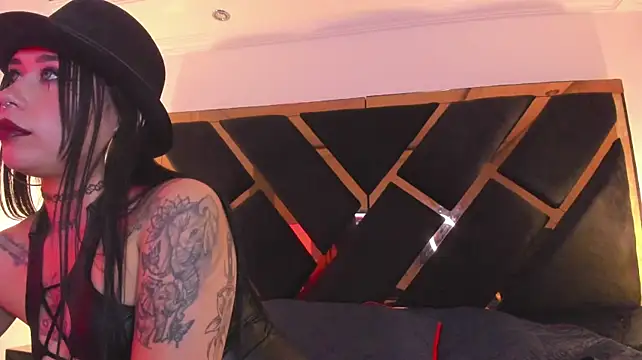 SusanVilla's Live XXX Chat
