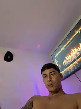 SexxxySquirterStev777 网络视讯表演