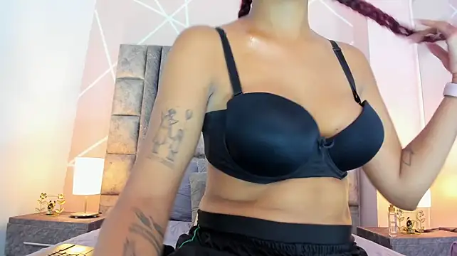Nahomy-hott Live XXX-Chat