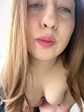 suzy-111 – Naživo XXX chat