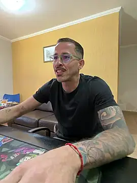 MeladoDiMel Adlı Modelin Canlı XXX Sohbeti