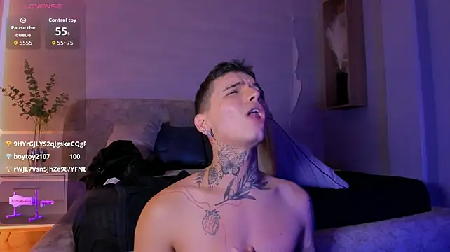 Ian_Castillo_ Adlı Modelin Canlı XXX Sohbeti