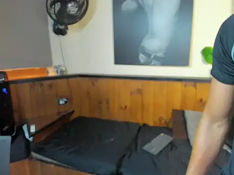 Chat +18 de AronnCruz ao vivo