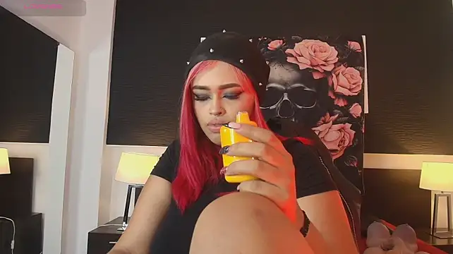 EvaaFoxxy1 Live XXX-Chat