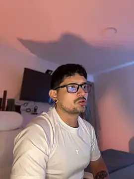 TroyeKnight – Naživo XXX chat