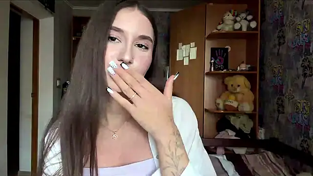 KittyNoSkirty Adlı Modelin Canlı XXX Sohbeti