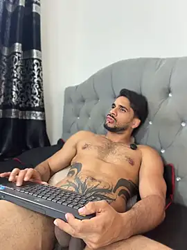 צ'אט XXX בשידור חי של Maximiliano_ford
