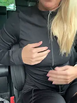 Missblondy39's Live XXX Chat