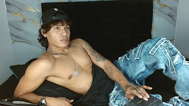 MaximilianRoth Live XXX-chat