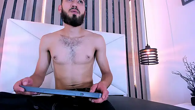 XXX chat uživo modela Liam_crox