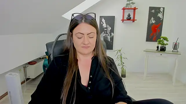 Chat XXX en directo de MistressDarrah