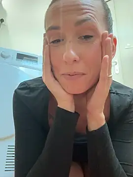 Chatroom XXX en direct de lola_tentatiion