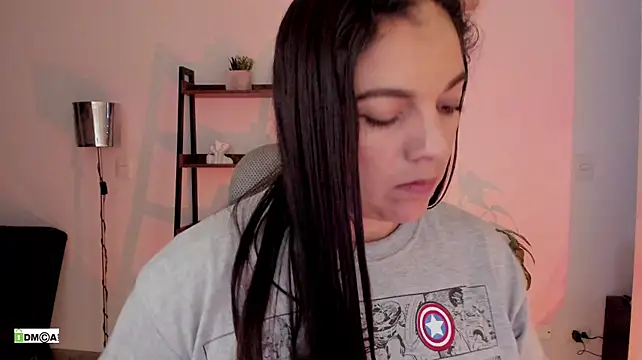 urcute_kitten Adlı Modelin Canlı XXX Sohbeti