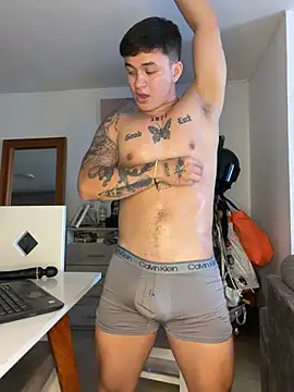 Christopher_strongg Chat XXX live