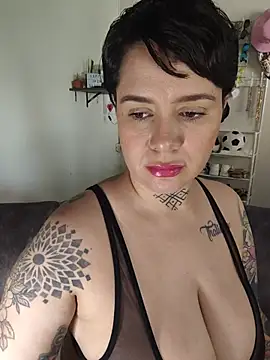 Chat +18 de KatInk ao vivo