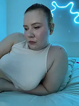 LunaLu13_ Chat XXX in diretta