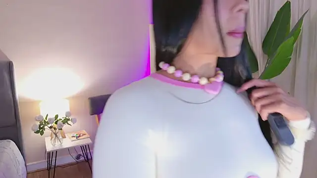Chatroom XXX en direct de Megaan___