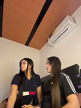 Chat XXX ao vivo de Zow_