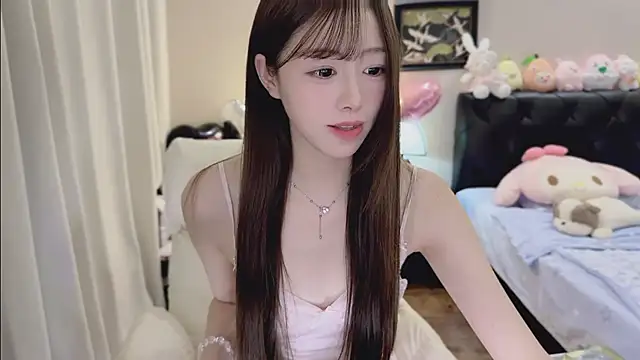 Evacute-top Adlı Modelin Canlı XXX Sohbeti