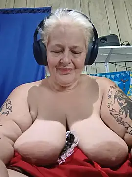 Chatroom XXX en direct de DavisDesires